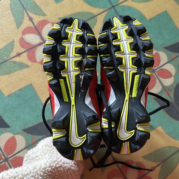 Youth Nike Cleats - Picture 2 of 5